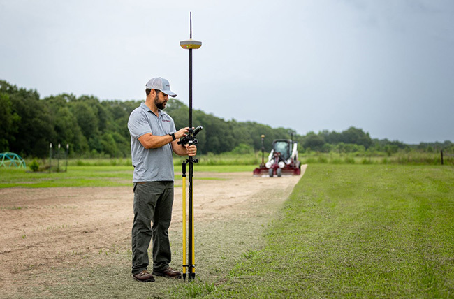 Brady Broussard and SharpGrade G105 with Topcon MC-Mobile